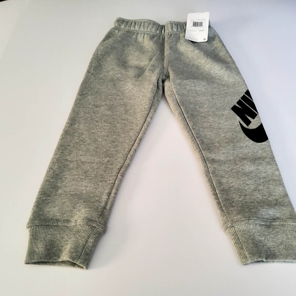 Nike Gray Sweatpants Relaxed Fit with Tapered Cuffs - Picture 5 of 6